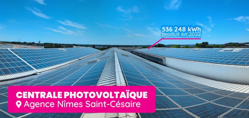 Installation d'une centrale photovoltaïque à Nîmes, sur le toit d'un centre de stockage